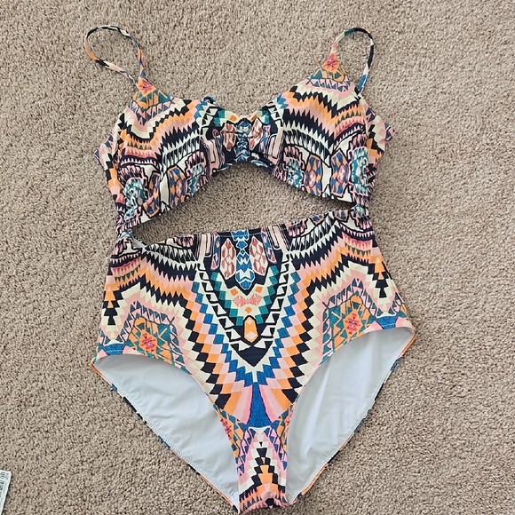 Athleta Other - EUC Athleta Desert Geo Cutout Onepiece, Size Medium